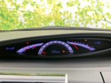 視認性の高いメーター類で、運転に必要な情報を一目で確認できます。運転に集中できる環境が整っています。