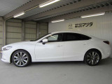 急ブレーキをかけたとき、後続車に危険を知らせるエマージェンシーシグナルシステムも搭載。