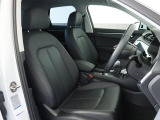 Audi車はどの車種も全てレザーハンドルです。そこにはAudiのこだわりがあり質感の高いレザーでしっかりと手に馴染み、高級感を演出します。
