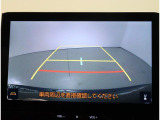 後方確認に便利なバックカメラ装備!!バックカメラにはガイド線を表示することも可能で、狭い駐車場や後方が確認しづらい場所に駐車するときや、車を切り返す時に便利な装備です!