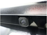バックカメラが付いているので後方確認が非常にしやすいです。今や運転初心者も熟練者も必須装備!ついていて損はないですね♪