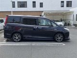 おひとり、恋人、ご友人、ご家族など、少人数でも大人数でもお出かけが楽しめます。この車で楽しいドライビングライフを送りましょう♪