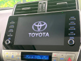 【メーカー純正9型ナビ】インテリアに溶け込むスタイリッシュな「専用設計」メーカーナビを装備♪視認性や操作性など基本性能にも優れ、より上質なカーライフをお楽しみいただけます。