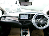 車内。視界も良好でストレス無く快適なドライブをご提供できます♪