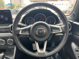 【純正革巻きステアリング】上質な革を使用することで、手にしっかり馴染みとても運転しやすいハンドルです♪
