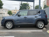 台形のホイールハウスもJeepの特徴。横から見てもJeepだとわかりますね!