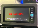 【純正ナビ】人気の純正ナビを装備しております。ナビの使いやすさはもちろん、オーディオ機能も充実!キャンプや旅行はもちろん、通勤や買い物など普段のドライブも楽しくなるはず♪
