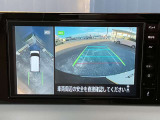 【アラウンドビューモニター】このように真上から見下ろしたような映像が映し出されるため駐車やバックが苦手な方でも安心して行うことが可能となります!!