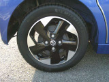 純正14インチアルミホイールに、155/65R14タイヤを装着しております。