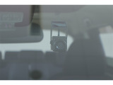 ナビ連動ドライブレコーダー装備してますよ。 万が一の時の記録に便利ですね。