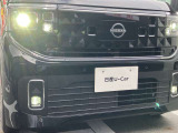 配光特性に優れ路肩まで明るく照らすLEDライトを採用、対向車への眩惑を防ぐマニュアルレベライザーも完備!
