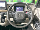 インテリアに合わせたデザインのステアリングは、運転される方のことも考え、運転しやすい形状、大きさです。是非一度、実際に触ってお確かめください。