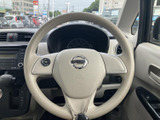 握りやすいステアリングで、正確な操作をサポートします。運転姿勢に合わせた位置調整も可能です。快適なドライビング体験を追求しました。