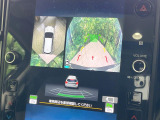 【マルチテレインモニター】車のフロントやサイドのカメラ画像を同時にモニター表示することで、悪路や狭い道を走行時でも周囲の状況確認ができ安心!本格SUVにうれしい装備です♪