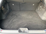 普段のお買い物や通勤、送迎等に十分な荷室スペースを確保しております。