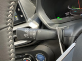 雨天時でもクリアな視界を確保できるワイパーレバーは、安全運転に不可欠です。様々なモードを簡単に切り替えられます。