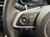 【ステアリングスイッチ】 手元のスイッチでオーディオなどの操作ができます。