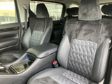 ドライバーにとって使いやすい配置の操作系。安全運転をサポートする機能が充実しており、快適なドライブを楽しめます。