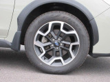 右前 17インチアルミホイール タイヤサイズは、225/55R17「*ホイールロックナットは展示用です」