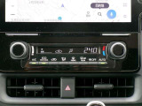 使い勝手の良いオートエアコンを装備しています。オートボタンは、風量・風向きを自動で調整し、より快適な室内空間が保てます。