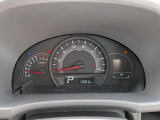 スピードメーターです。約15900kmと低走行車です。