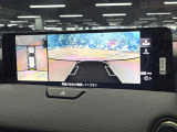【360&deg;ビューモニター】専用のカメラにより、上から見下ろしたような視点で360度クルマの周囲を確認することができます☆縦列駐車や幅寄せ時に活躍してくれます♪