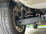 お車を安心してお乗りいただく為には、足回りの定期点検が欠かせません。サービスサポート(有償保証)では無料点検もご提供しており、安心のカーライフをお過ごしいただけるサポート体制が整っています。