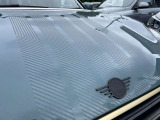 弊社在庫車両はすべて、入庫段階での客観的且つ厳正な車両チェック(第3者機関日本査定協会による査定)を実施しております。メーター改ざん車、修復歴車などは一切ございませんので、どうぞご安心くださいませ。
