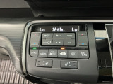 【左右独立オートエアコン】左右席で独立温度コントロールが可能です。運転席はキンキンに冷やして助手席はマイルドにと言った設定が可能です☆暑さ寒さでケンカすることもなくなりますね♪