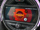 MINI純正ナビ搭載!Bluetooth/USB/ラジオです。
