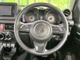 【純正革巻きステアリング】上質な革を使用することで、手にしっかり馴染みとても運転しやすいハンドルです♪