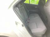運転席に座ると、優れた視界と操作性がドライバーを包み込みます。快適なドライビングポジションで、集中して運転に臨めます。