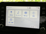 使いやすいインターフェースで、快適なドライブをサポートします。多彩な機能で、車内時間をより楽しく演出します。