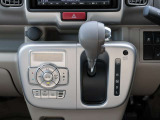 オートエアコンですので、車内を快適な空間に出来ます♪