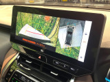 【パノラミックビューモニター】専用のカメラにより、上から見下ろしたような視点で360度クルマの周囲を確認することができます☆死角部分も確認しやすく、狭い場所での切り返しや駐車もスムーズに行えます。