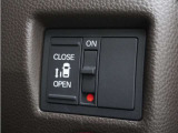 ◆片側電動スライドドア◆狭い駐車場でも乗り降りが楽々♪お子様が隣の車にドアを当ててしまう心配もございません!小さなお子様連れの方もこれで安心。