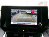バックモニター付きですので、日常の駐車はもちろん、人や障害物などを映像で確認できるので安心です!(補助装置になりますので、目視でもご確認ください)