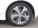 【タイヤ】 【純正17インチアルミホイール】《215/50R17》専用のアルミなのでお車のイメージぴったりですね!