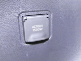 【アクセサリーコンセント(AC100V・1500W)】・・・AC100Vで最大消費電力1500W以下の電気製品を使用できます。災害時に電力が必要なとき給電ができます。