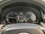 視認性の高いメーター類は、運転に必要な情報を的確に伝えます。スポーティなデザインで、運転意欲を高めます。