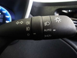 オートライト機能装備です!車外の明るさに応じて、自動的にライトの点灯・消灯をしてくれます♪