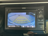 【バックカメラ】運転が苦手な方も車庫入れラクラクです!ギアをリバースに入れれば自動的に切り換わりますので、面倒な操作は不要です♪狭い駐車場もお車を傷つけず安心ですね!