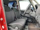運転席からの視界は広く、運転操作もスムーズに行えます。快適なドライブを楽しめます。