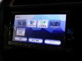 CD、DVD、Bluetooth、AM、FM、スマートフォン接続ができます。