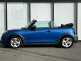 時を経ても深い魅力を放ち続けるMINI。より快適にお乗り頂くために、3つのサポートプログラムをご用意しております。※認定中古車保証は登録日より最長4年間まで延長が可能です。