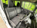 運転席シート廻りは使用感も少なく、良好な状態となっています。丁寧に使われていたことがよくわかりますね。