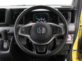 【運転席まわり】Honda独自の設計思想に基づき、自然に手を伸ばした先に操作したいものがあるようレイアウトを追求 !