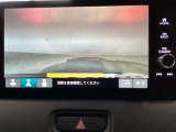 【バックカメラ】運転が苦手な方も車庫入れラクラクです!ギアをリバースに入れれば自動的に切り換わりますので、面倒な操作は不要です♪狭い駐車場もお車を傷つけず安心ですね!