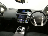 ご覧の車両以外にも多数のU-Carを展示販売しております。