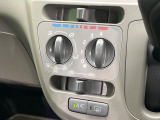 寒い冬も暑い夏も全席に快適な空調を届けてくれる、ダイヤル式エアコンを装備♪